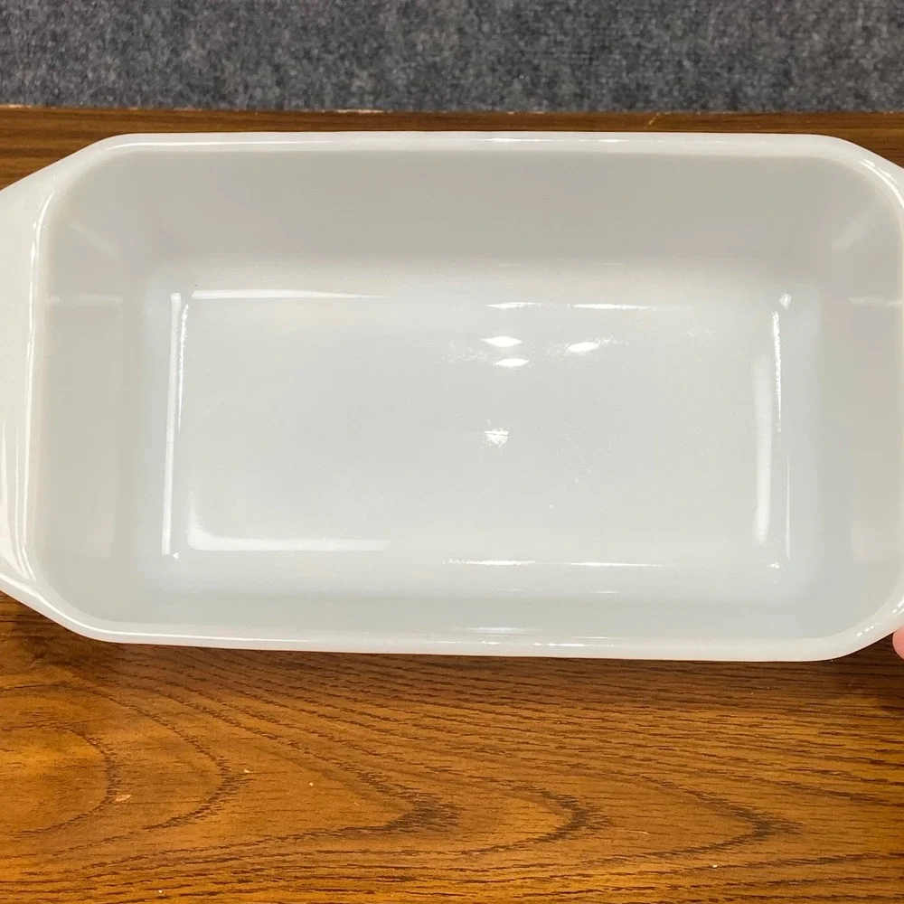 Vintage Pyrex White Milk Glass‎ Loaf Pan 215-B 9x5 Baking Dish Retro Kitchenware